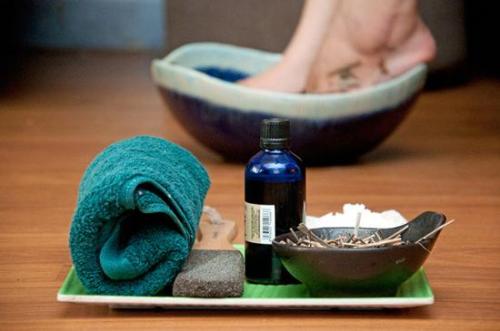 Herbal Tea Soak and Steam Foot Massage
